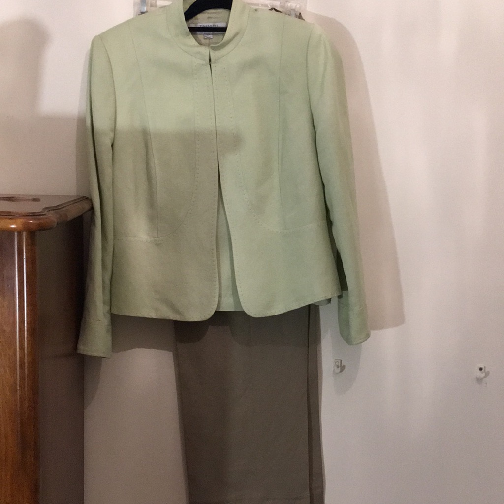 Tahari Linen Pants Suit